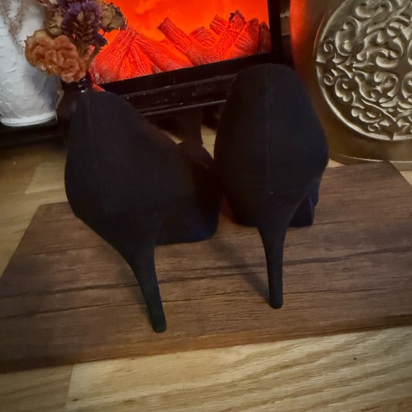 Lauren Conrad black sued Women's Heels - Picture 4 of 5